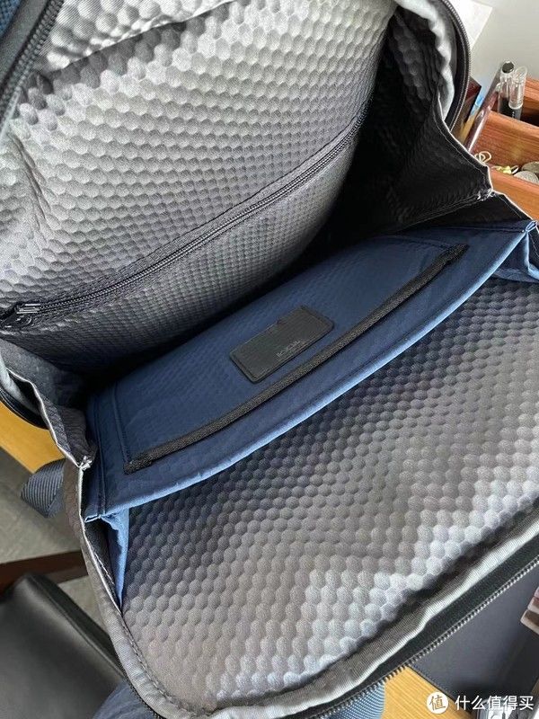 d走下“神坛”的TUMI，Davis双肩包虽然耐用但细节拉跨