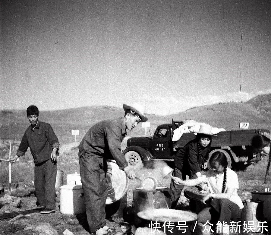 饥荒年代的土豆“大会餐”丨老照片里的“两弹一星”故事