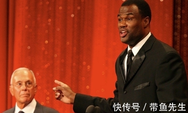 麦迪|詹姆斯进入名人堂的话,引荐人将会是谁?看看科比是怎么说的