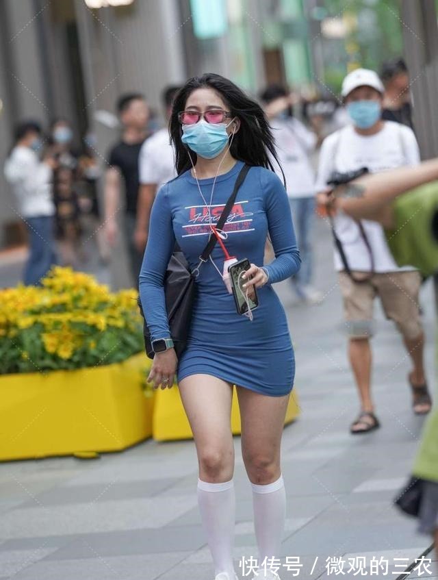 连衣裙 字母设计的蓝色连衣裙,休闲又有型,时尚潮流范!