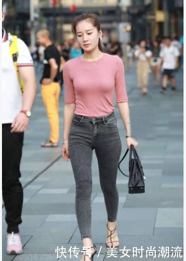 简单|粉色衬衣搭配紧身黑色牛仔裤, 青春阳光, 充满温柔女性的味道