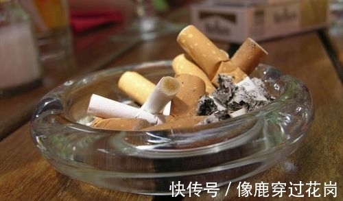 为什么有人说“烟灰缸里永远不要倒水”?