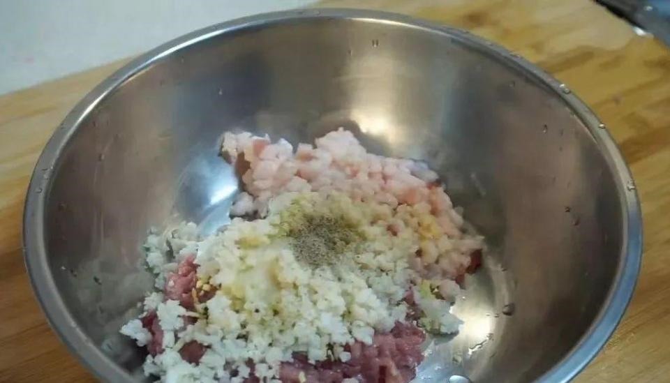 这才是我要的猪肉做法，红润油亮，口感软糯鲜香，上桌分分钟抢光！