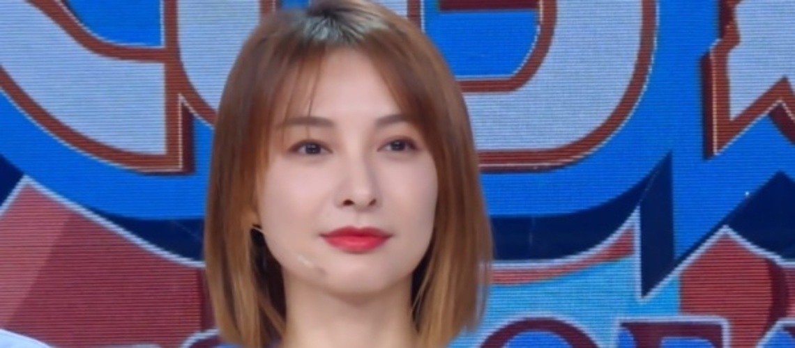 宋雨琦遇到对手,和吴昕穿同款背带裤,腰线对比暴露爱豆真实腿长