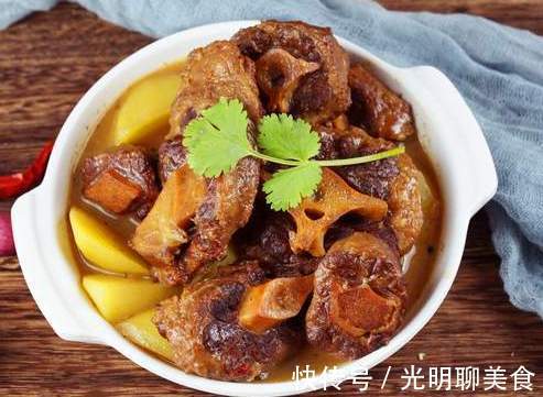 腥味|炖排骨时,先焯水是不对的,多做一步,排骨又鲜又嫩,还没有腥味