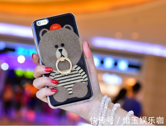 手机|为什么中国人喜欢给手机戴壳，外国人却很少用？看完总算明白了