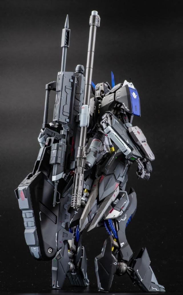 模玩控:黑色系配色,MG比例巴巴托斯第六形态高达模型