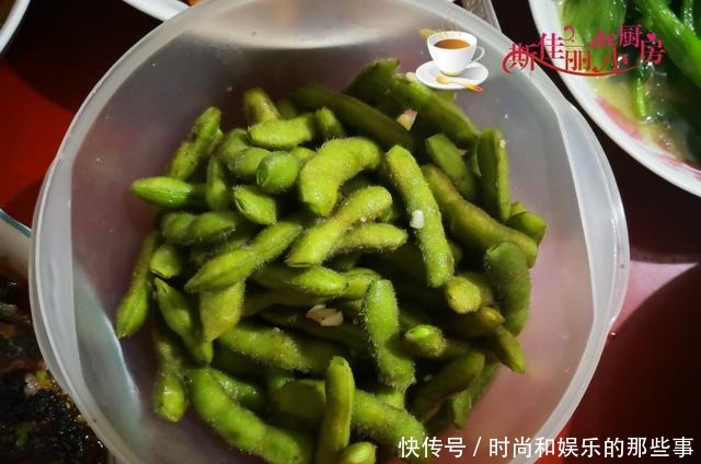 回娘家吃饭,母亲做了8道菜满满一桌,还是娘最疼人,网友羡慕