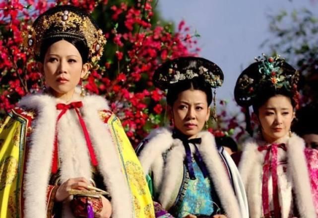 到底|看尽清宫戏，到底嫔妃娘娘穿的什么你不知道的服装名字