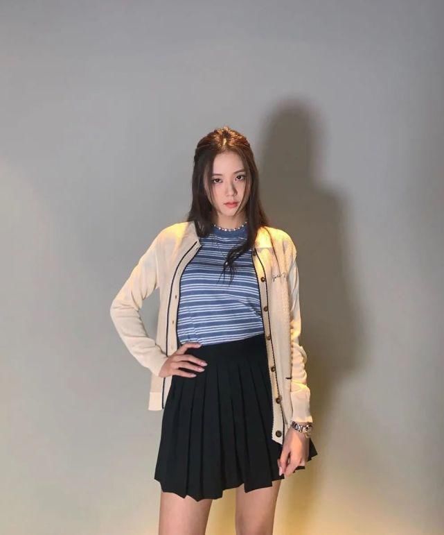 秒变巴掌脸！原来“瘦脸”不仅要靠发型，还要选对发色和刘海！