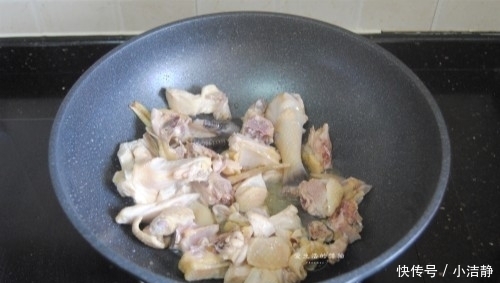 炖鸡汤时,不要直接下锅炖,多加这一步,鸡汤鲜味十足,好喝不腻