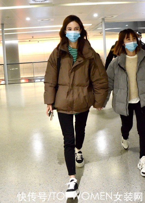 时下潮流搭配避免臃肿穿法，借鉴起来时髦又实用，女友风赢面很大