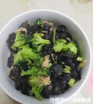 运动|从142斤瘦到98斤,仅靠一份食谱,坦言:减肥坚决不能挨饿