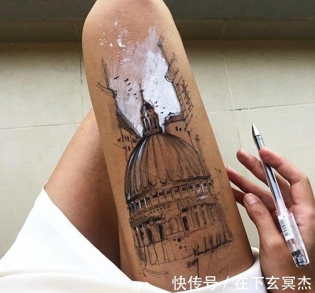 兰达·哈达丁|性感女画家在大腿上作画,引无数宅男疯狂膜拜