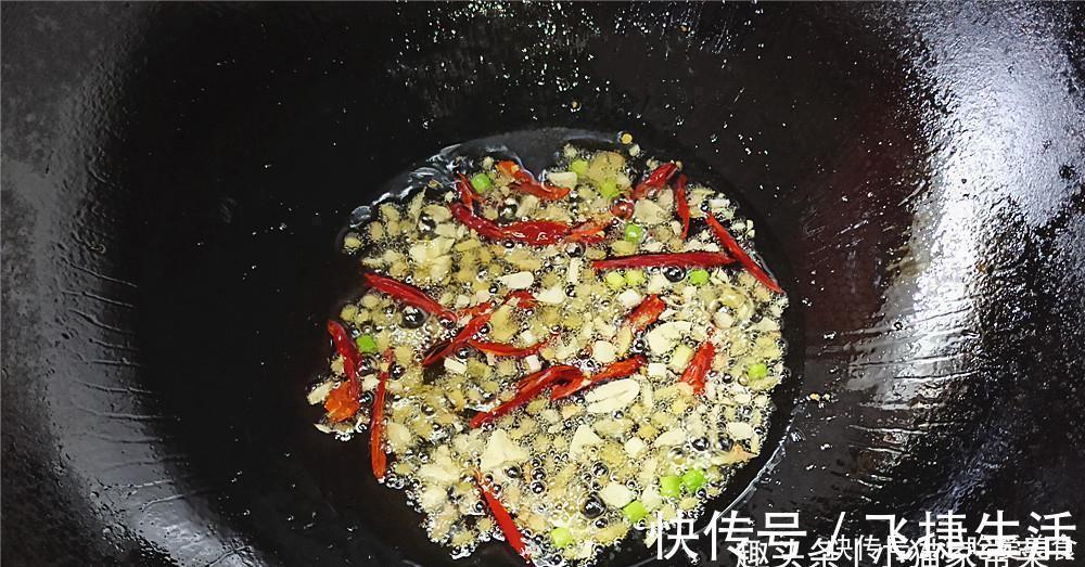 好吃|包菜炒粉条怎么做才好吃?教你1个小技巧,不坨不粘锅,味道也香