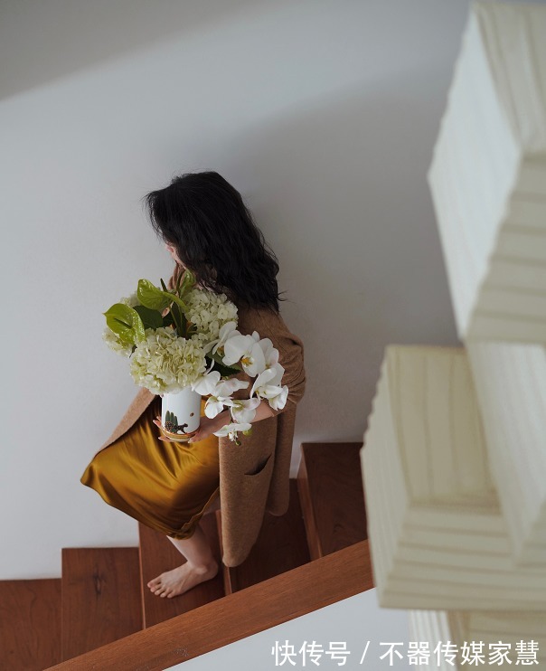 时尚博主|时尚博主三木教你做“卡其女孩”,可纯可御还百搭,穿出秋日风情