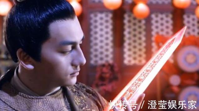 香妃#乾隆最宠爱的女人,死后棺材被人砍了一个大洞,只剩下了一个辫子