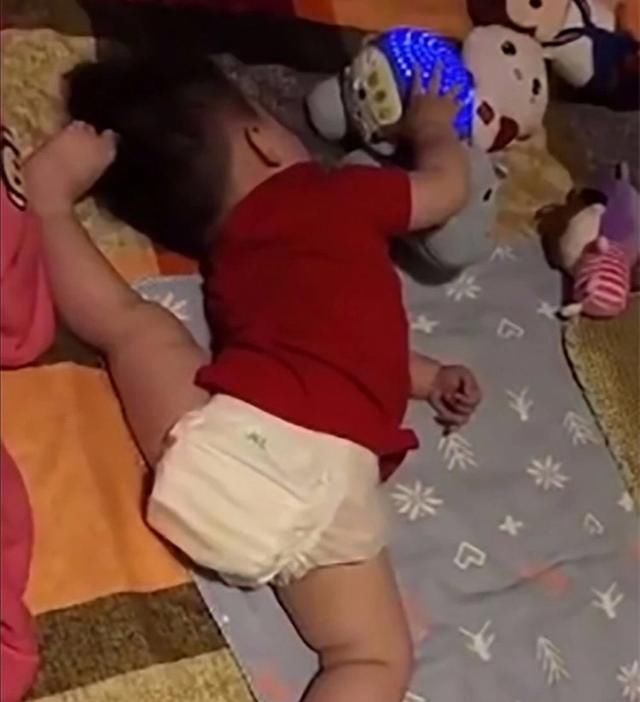 奇葩|宝宝奇葩睡姿大比拼,太可爱了,看完也想立马生一个!