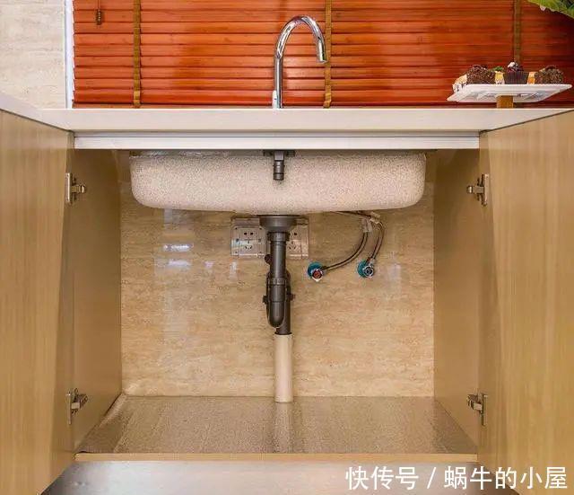 橱柜|橱柜背后有瓷砖，还用不用装背板？我家多亏了装修师傅才搞清楚