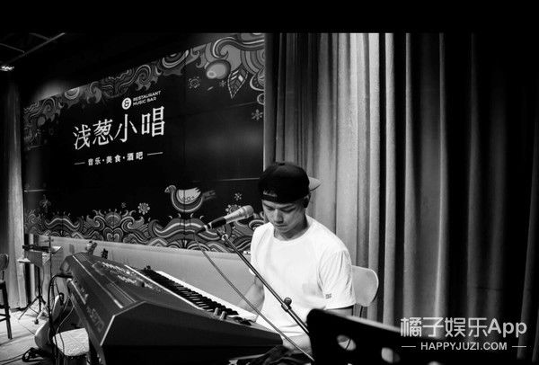 唱游天下|还记得《中国好声音》的张恒远吗？和绯闻女友同框了！