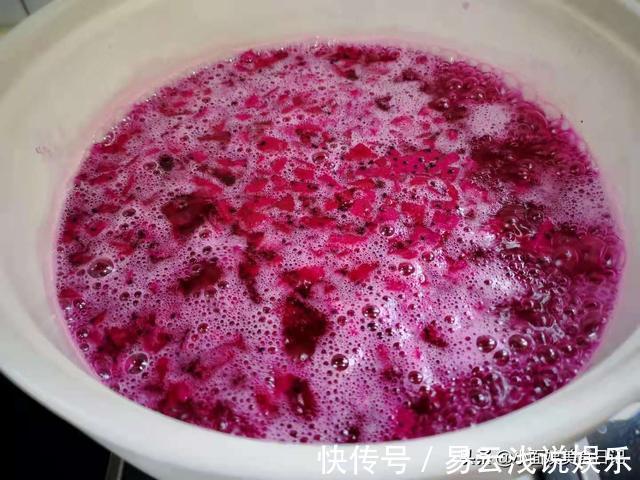 凉粉|入伏后,吃水果别忘了吃它,一煮一冻,晶莹剔透又软嫩,真解暑