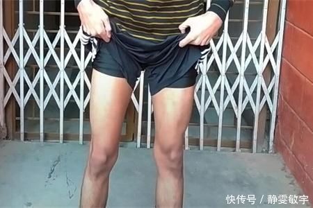 股四头肌|小伙练腿每天做100个深蹲,并逐渐增加训练难度,1个月看腿部变化