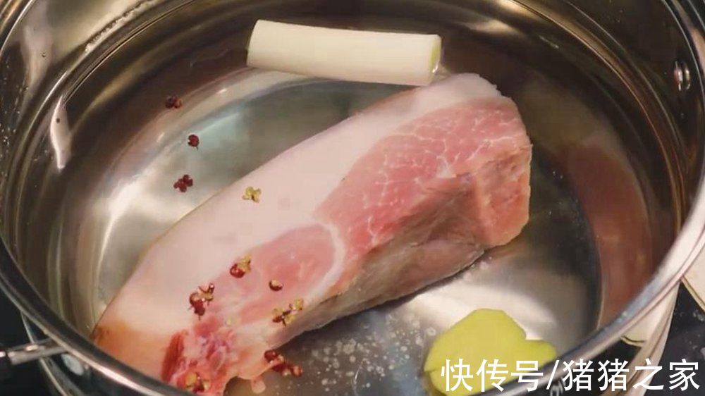 餐馆炒的回锅肉为什么那么好吃?方法很简单,肉片干香肥而不腻