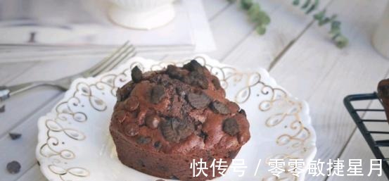 适合爱吃巧克力人的一道甜品，做法也很简单，好吃极了！