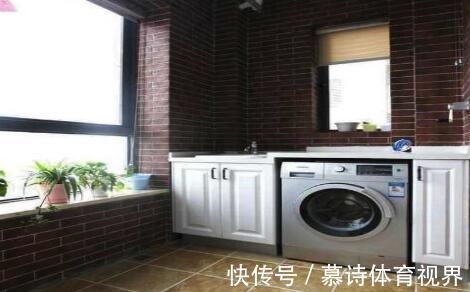 阳台上|洗衣机放卫生间还是阳台?听听过来人的建议