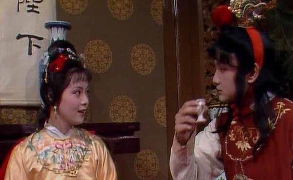 王夫人$薛蟠为何要折腾两三年,花大把银子给林黛玉配药?