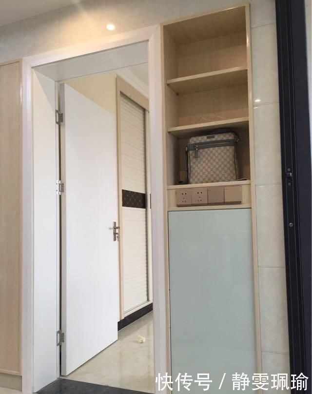 很实用|61平的小户型，老公在客厅打了好多柜子，入住后才知道很实用