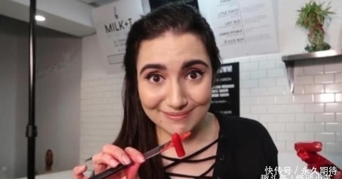 200支口红,混合起来是什么色号?网友:颜色也太美了吧