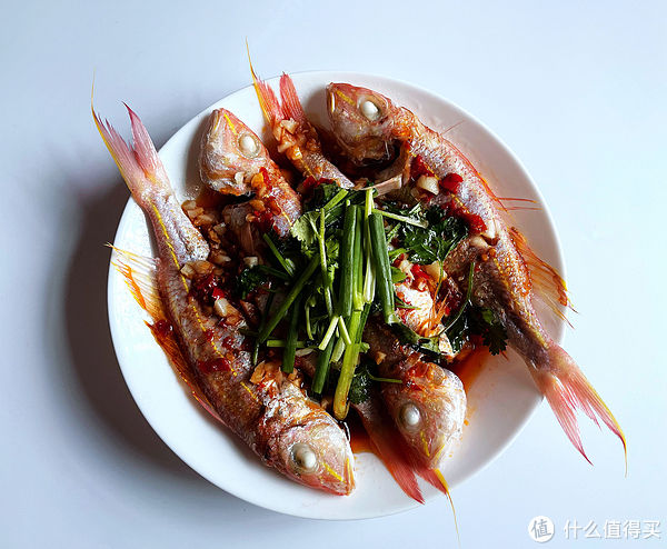 原材料|夫妻俩的午餐，鱼肉搭配共4菜1汤，网友：没有对比，就没有伤害