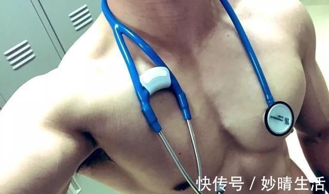 妹子|“帅和尚”露大肌肉迷倒无数妹子,网友:和尚界的王力宏