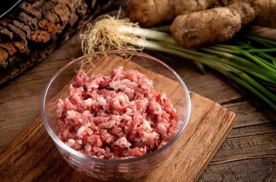 炸肉丸用淀粉还是面粉?谨记“3放2不放”,丸子外焦里嫩超好吃