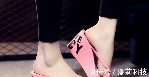 高跟鞋 女生不趁机选双人字坡跟拖鞋,提升回头率来!