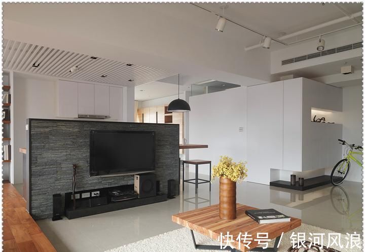 餐厨|100㎡的高层住宅,阳台抬高10cm,客餐厨“合为一体”,谁见过?