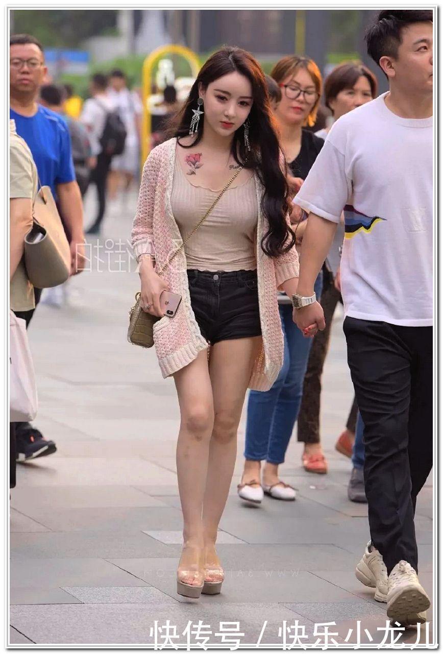 身材|小姐姐的身材很不错,不怕晒又时髦,混搭高手都爱它