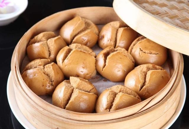 红糖开花馒头,和面比例你知道么?网友:原来是500g里放5g