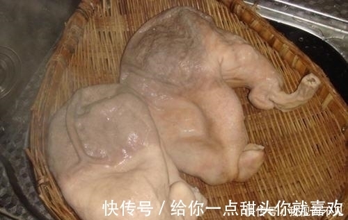 洗猪肚时,有人用淀粉,有人用盐,大错特错这么洗才正确