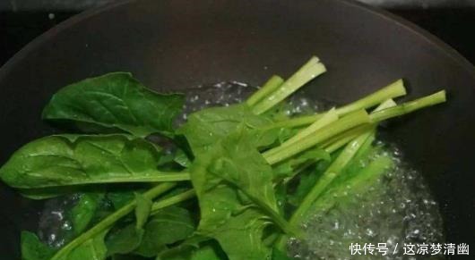 有四种蔬菜在做之前“一定要焯水”,西兰花上榜,但是它老被忽略!