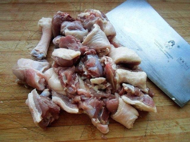 对抗冬天的下饭菜，材料往锅里一放，炖炖就是一锅，味道超级好