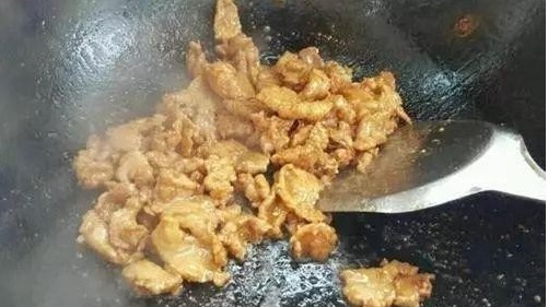 技巧|无论炒什么肉,谨记这4个小技巧,炒出来的肉,绝对又嫩又入味