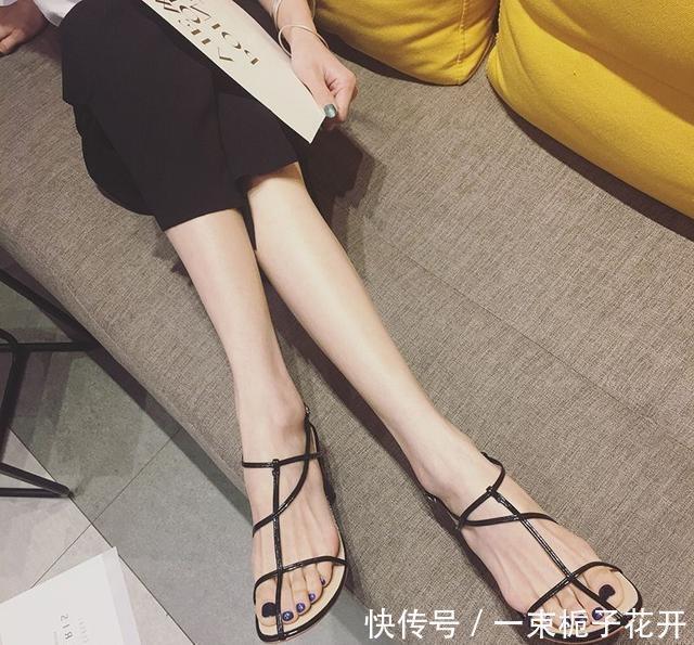 性感一字凉鞋,法式浪漫风格,充满优雅大方气息