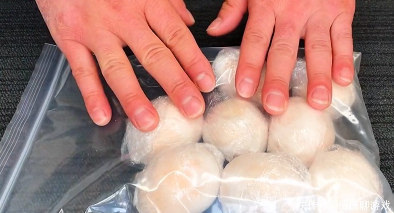 快速腌鸡蛋的做法，我们家每次都是这么腌的，个个流油，太好吃了