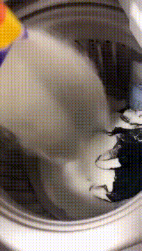 |搞笑段子王:这么多游客在下面,真的不怕滚下来吗