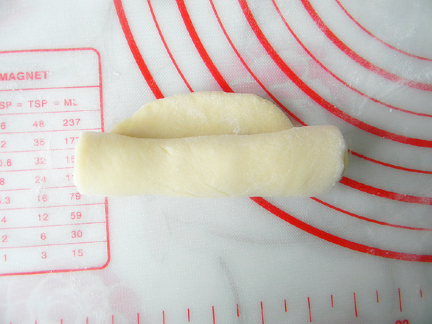 这种烤制的一次发酵小馒头,我隔三差五就做,每次做都会被吃光光