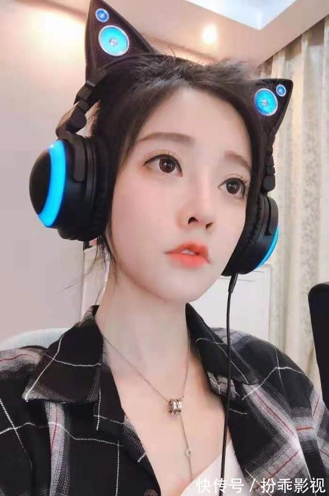 冯提莫B站晚会节目单成为惊喜,演唱经典歌曲?粉丝直呼像猜盲盒