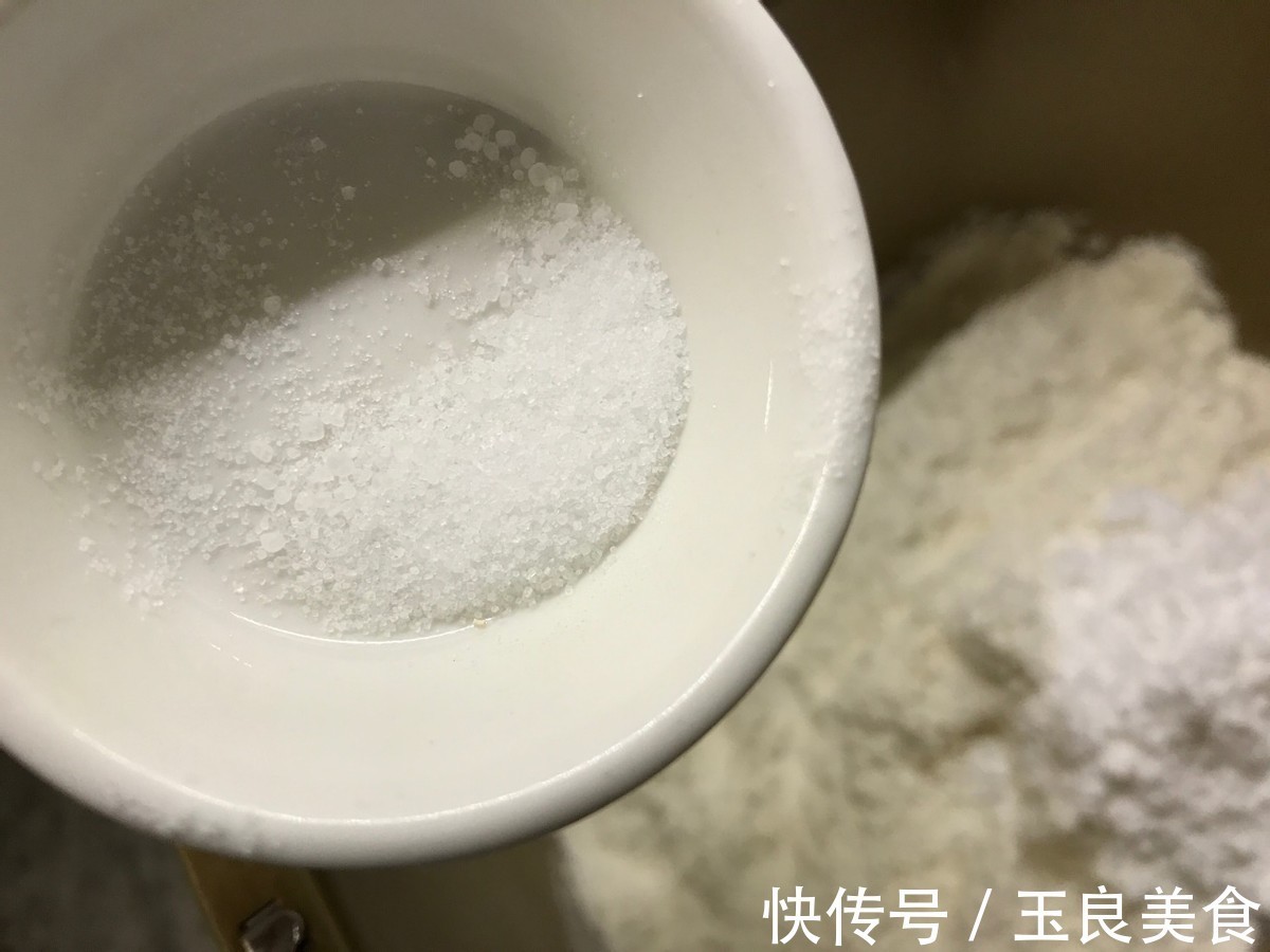 搭配|自制华夫饼，搭配肉松，好吃还解馋
