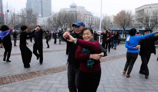 退休|法国记者:我实在不明白,为何中国的老年人都这么有活力?